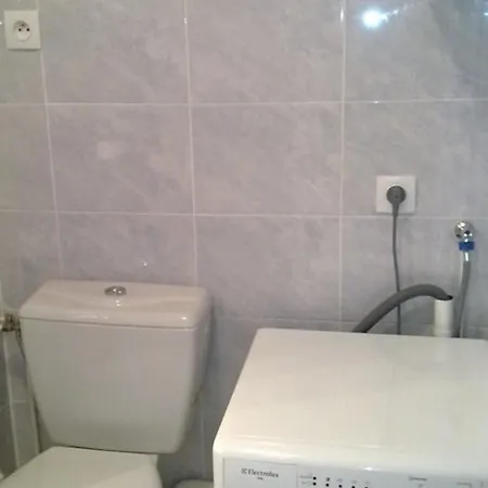 Climatisé Avec Piscine Et Parking Au Grau Du Roi - Fr-1-731-98 Appartement Le Grau-du-Roi